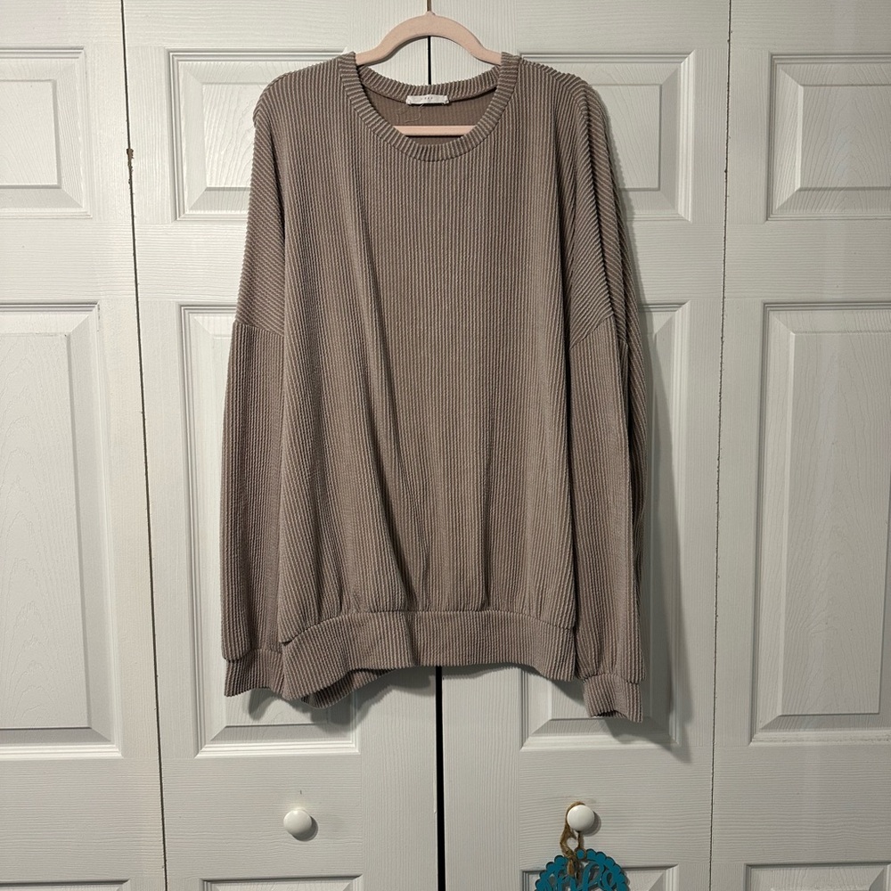 TALULAH Women's Crewneck Top in Beige